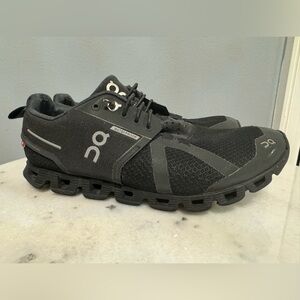 On Cloud 5 Waterproof Womens 7.5 US Black Athletic Running Shoes Sneakers
